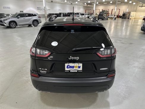 Used 2022 Jeep Cherokee Latitude Lux w/ Mopar Interior Package image 8