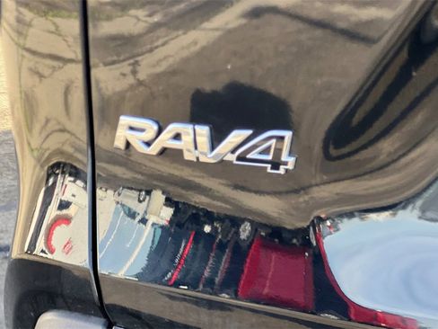Certified 2022 Toyota RAV4 XLE Premium image 28