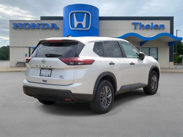 Used 2024 Nissan Rogue S AWD/4WD image 4