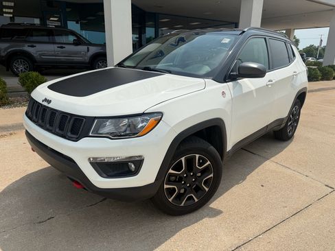 Used 2020 Jeep Compass Trailhawk AWD/4WD image 2