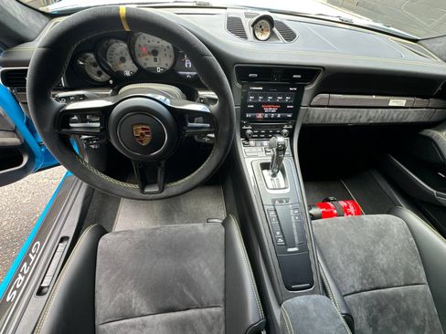 Certified 2018 Porsche 911 GT2 RS RWD image 6
