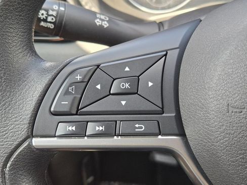 Used 2024 Nissan Sentra SV FWD image 22