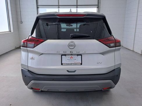 Used 2023 Nissan Rogue SV FWD image 6