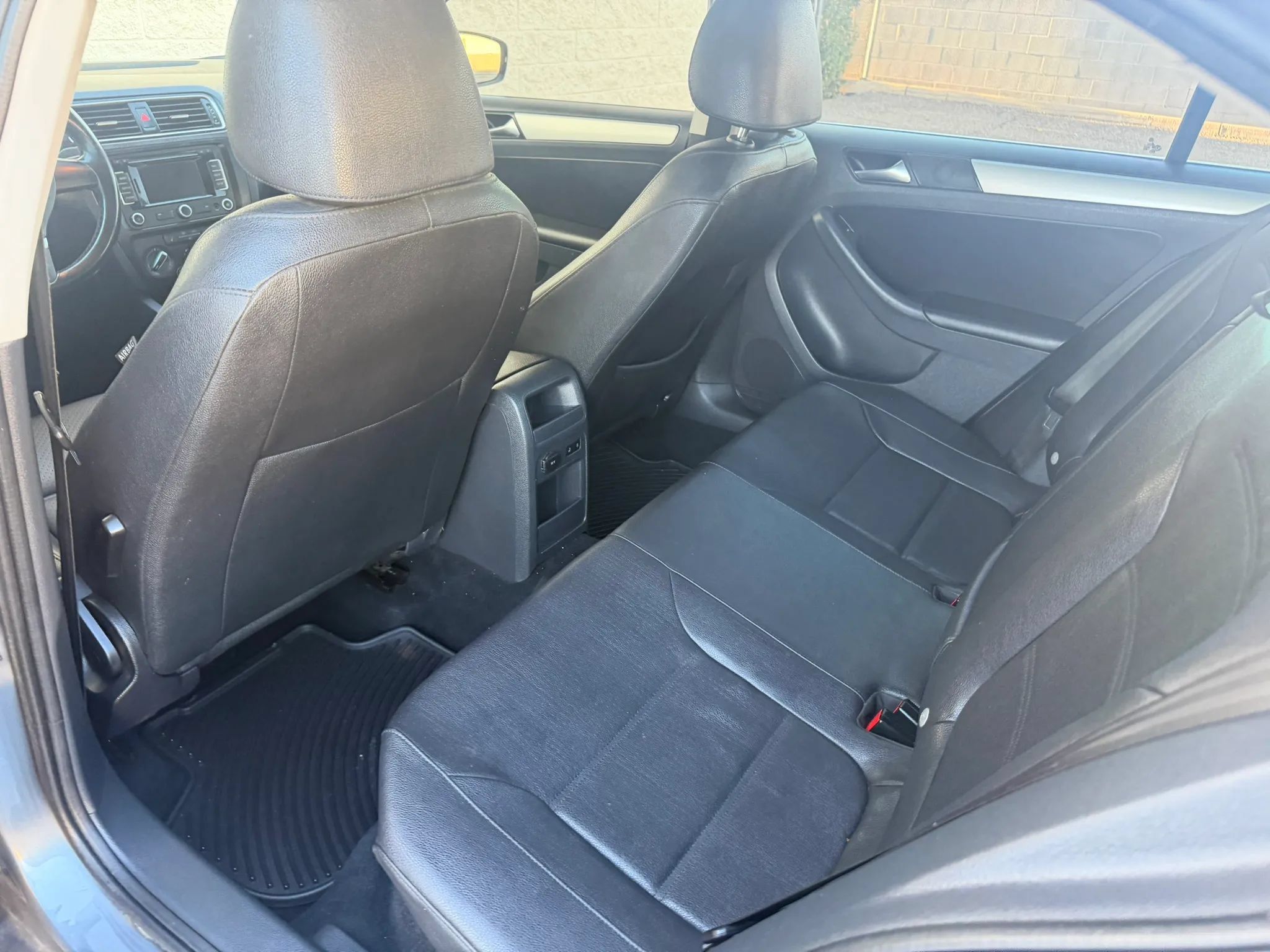 Used 2011 Volkswagen Jetta TDI FWD image 17