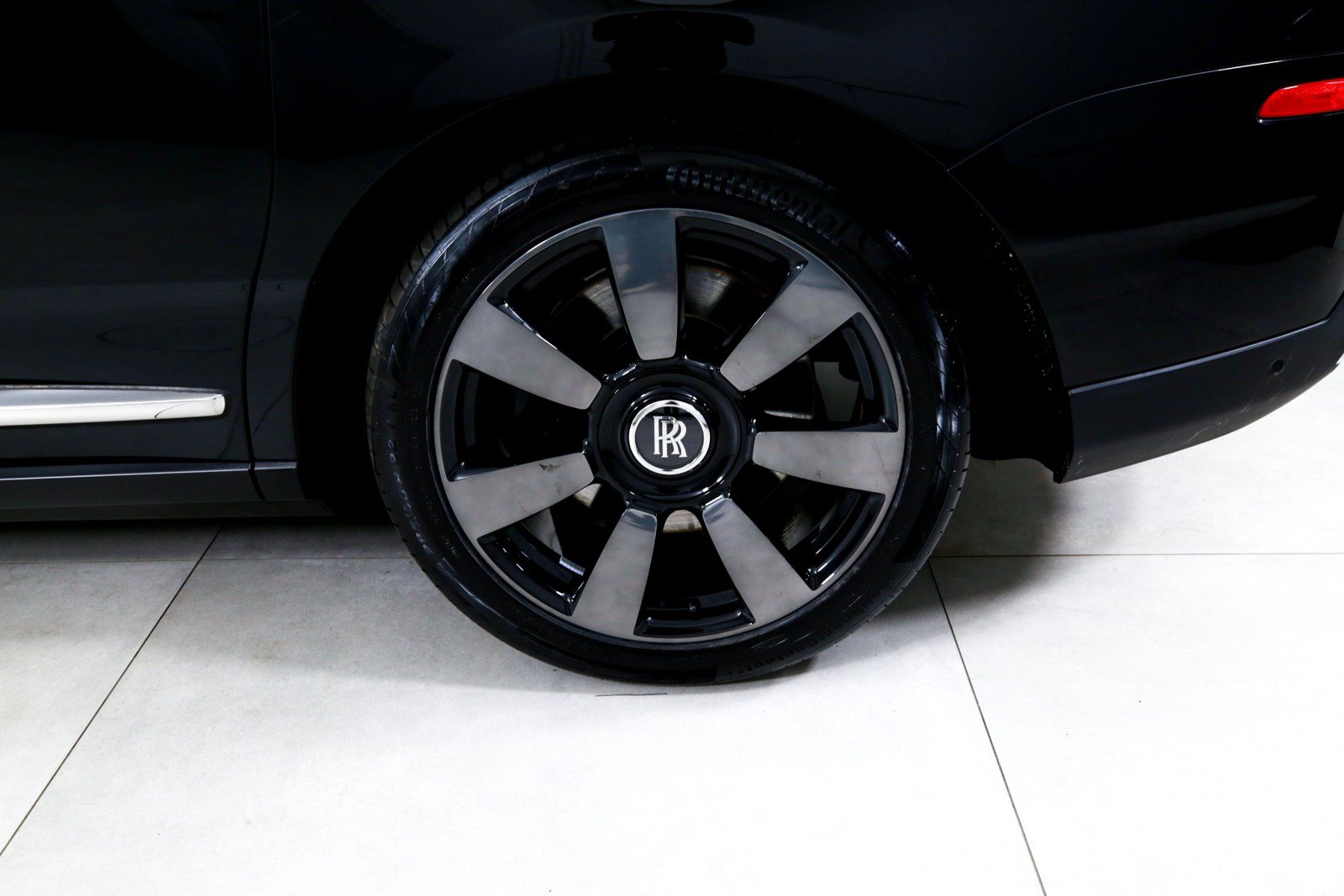 Used 2020 Rolls-Royce Cullinan AWD/4WD image 43