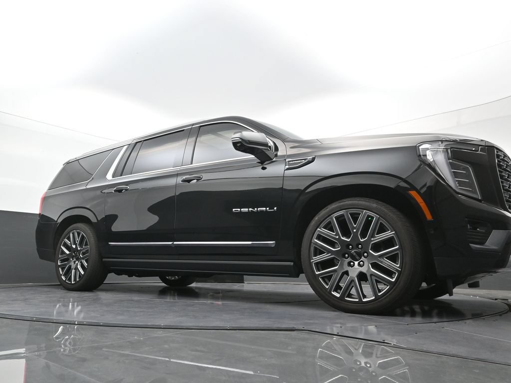 Used 2025 GMC Yukon XL Denali Ultimate w/ LPO, Floor Liner Package AWD/4WD image 23