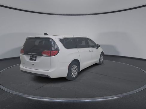New 2026 Chrysler Voyager LX image 14
