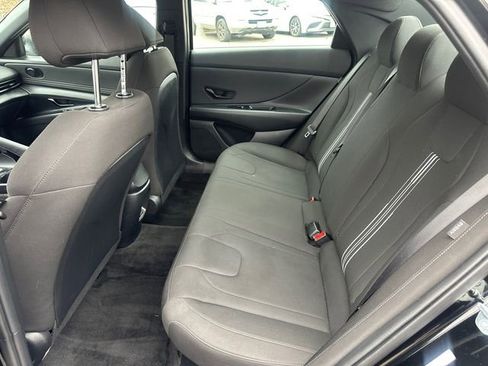 Used 2025 Hyundai Elantra SEL image 15