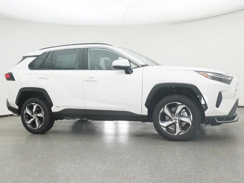 New 2025 Toyota RAV4 SE image 28