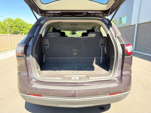 Used 2015 Chevrolet Traverse LT w/ Style and Technology Package FWD image 36