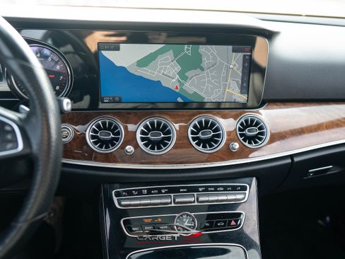 Used 2017 Mercedes-Benz E 300 4MATIC w/ Premium 2 Package image 28