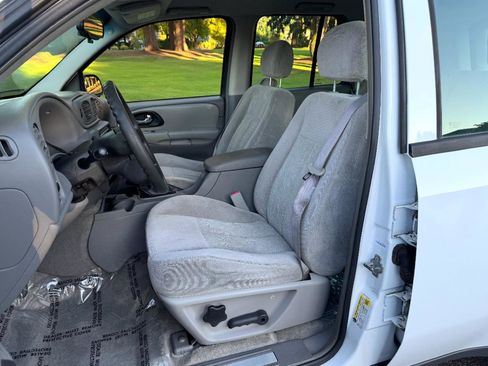 Used 2006 Chevrolet TrailBlazer LS w/ LS Preferred Equipment Group image 11