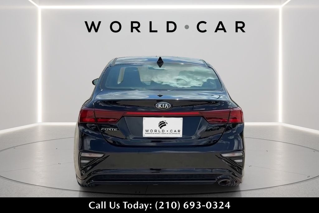 Used 2019 Kia Forte LXS FWD image 4