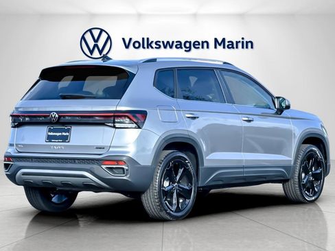 New 2026 Volkswagen Taos SEL image 5
