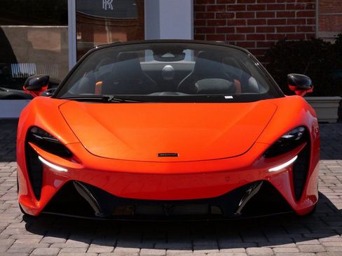 New 2025 McLaren Artura Spider image 2