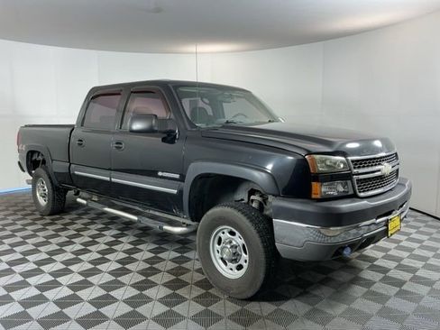 Used 2005 Chevrolet Silverado 2500 LS image 3