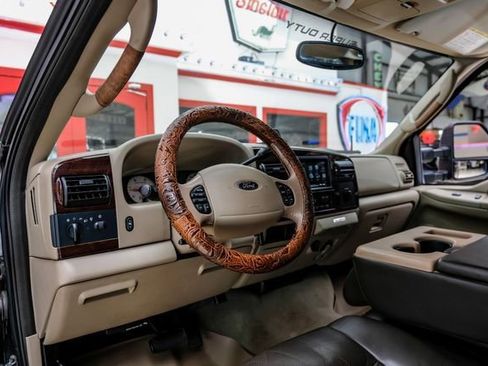 Used 2005 Ford F350 King Ranch AWD/4WD image 5