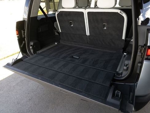 Used 2025 Rivian R1S Adventure image 21