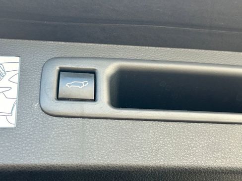 Used 2024 Toyota Highlander XSE image 34