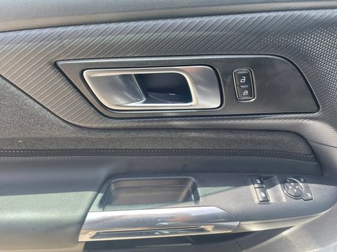 Used 2025 Ford Mustang Coupe RWD image 7