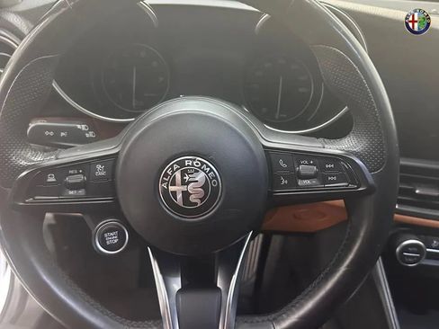 Used 2021 Alfa Romeo Giulia Sprint w/ Nero Edizione RWD image 18