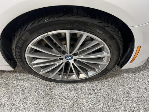 Used 2018 BMW 530e RWD image 28