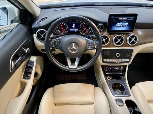 Used 2019 Mercedes-Benz GLA 250 4MATIC image 2