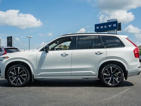 Certified 2023 Volvo XC90 T8 Ultimate w/ Protection Package Premier AWD/4WD image 4