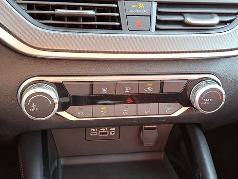 Used 2024 Nissan Altima 2.5 SR image 15