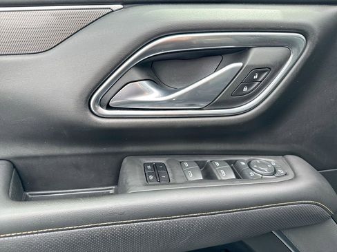 Used 2023 GMC Yukon XL AT4 image 22