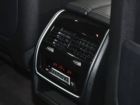 Used 2023 BMW X7 xDrive40i w/ M Sport Package image 58