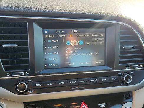 Used 2018 Hyundai Elantra ECO image 10