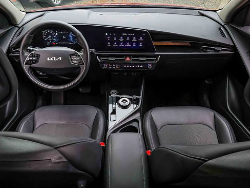 Certified 2024 Kia Niro Wind w/ Wind Preserve Package image 21