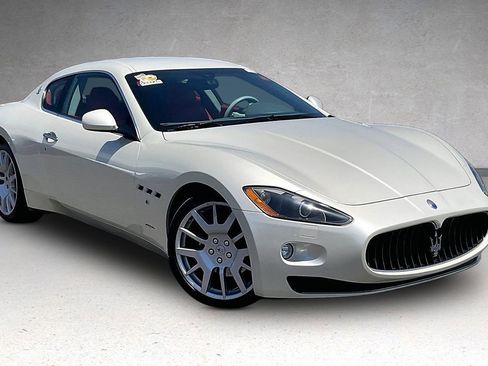 Used 2009 Maserati GranTurismo Coupe RWD image 2