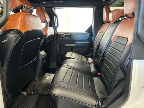 Used 2023 Ford Bronco Badlands w/ Sasquatch Package image 31