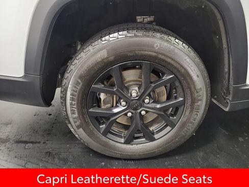 Used 2024 Jeep Grand Cherokee L Laredo AWD/4WD image 11