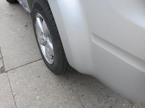 Used 2011 Ford Escape Limited w/ 302A Rapid Spec Order Code image 33