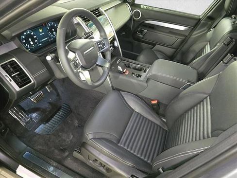 New 2026 Land Rover Discovery Limited Edition AWD/4WD image 17