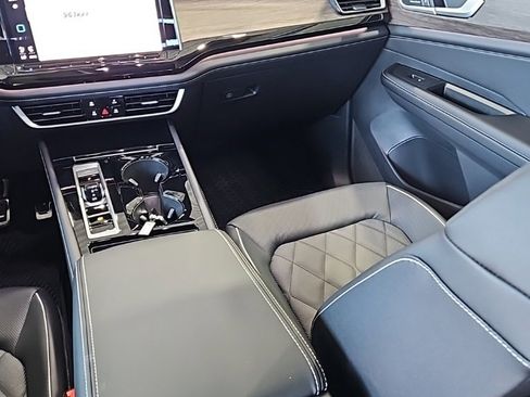 New 2026 Volkswagen Atlas SEL Premium R-Line image 25