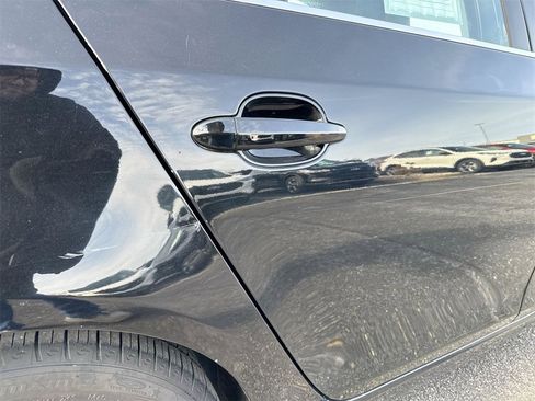 Used 2010 BMW 528i Sedan image 31