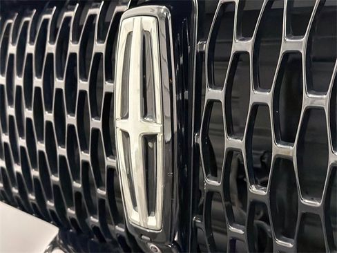 Used 2023 Lincoln Aviator Black Label w/ Jet Package image 14