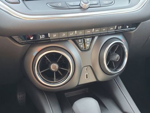 Certified 2024 Chevrolet Blazer LT w/ Convenience Package FWD image 34