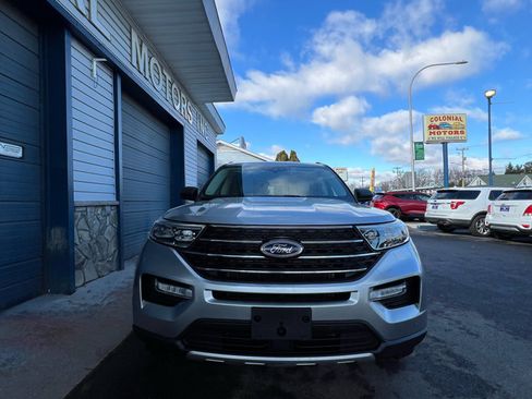 Used 2020 Ford Explorer XLT w/ Equipment Group 202A image 3