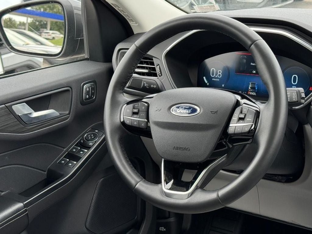 Used 2025 Ford Escape Platinum AWD/4WD image 12