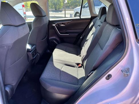 Used 2021 Toyota RAV4 XLE w/ XLE Grade Weather Package AWD/4WD image 12