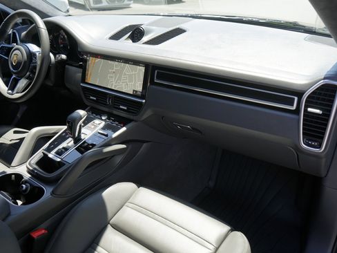 Used 2021 Porsche Cayenne GTS image 20