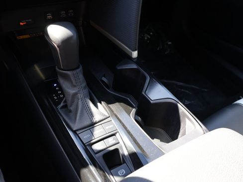 Used 2025 Toyota Camry SE image 36