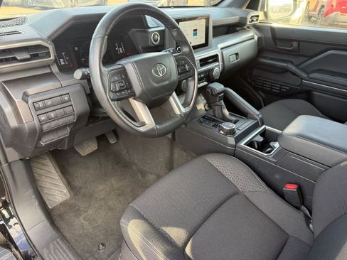 Used 2025 Toyota 4Runner SR5 AWD/4WD image 13