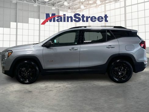 Used 2023 GMC Terrain AT4 image 2