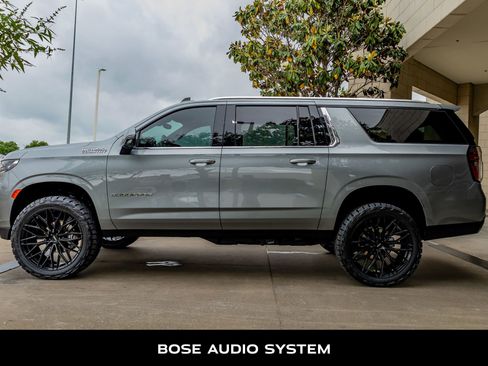 Used 2024 Chevrolet Suburban High Country image 6